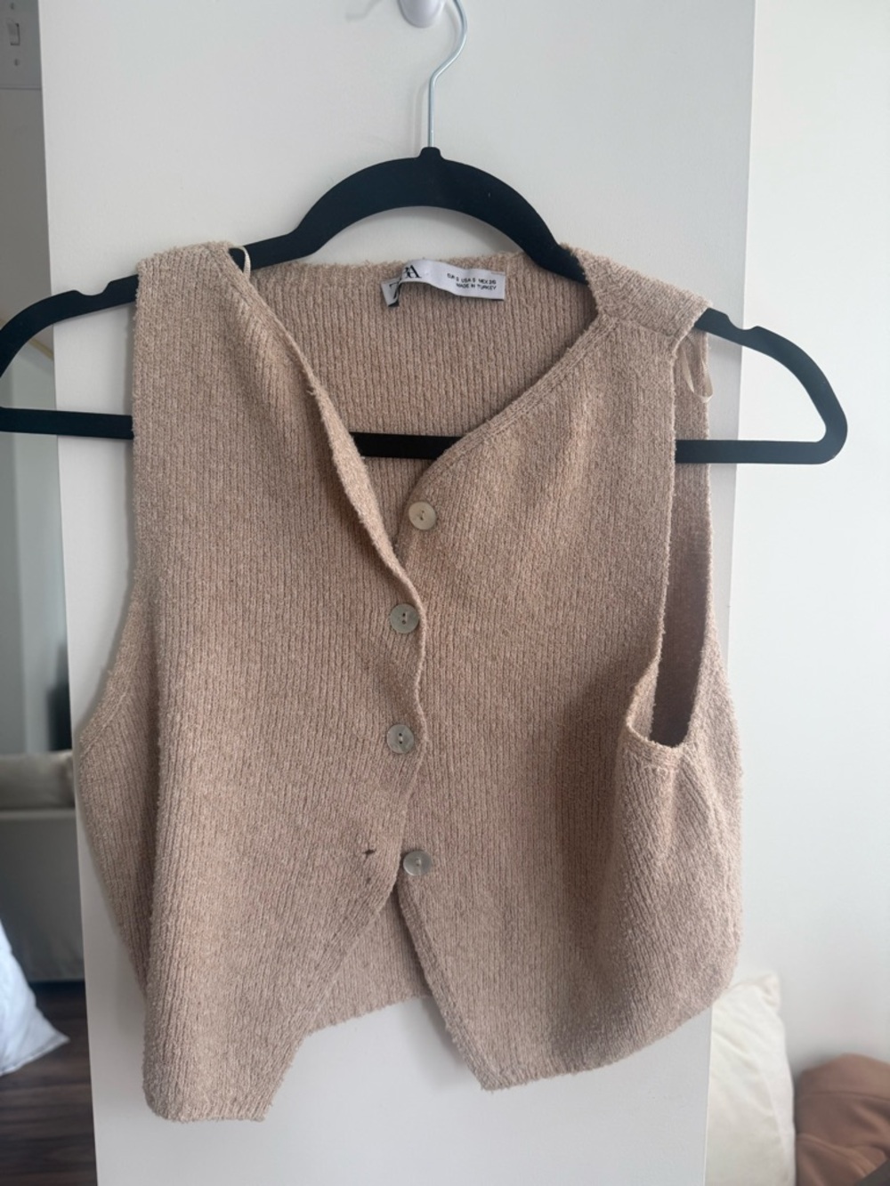 Zara Beige Knit Button-Front V-Neck Vest